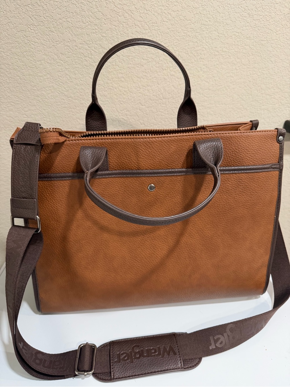 Wrangler Tan and Dark Brown Leather Laptop Bag